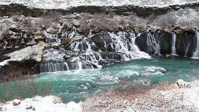 Hraunfossar瀑布