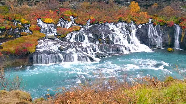 Hraunfossar瀑布