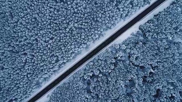 冬季道路鸟瞰图