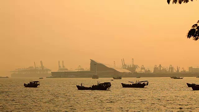 蛇口-赤湾货运港下午;深圳,中国