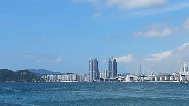 韩国釜山摩天大楼和光安大桥