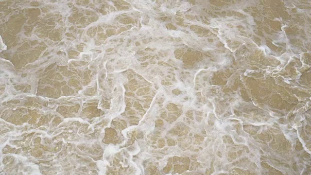 大坝流水