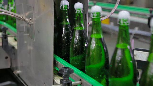 生产香槟酒的工厂。