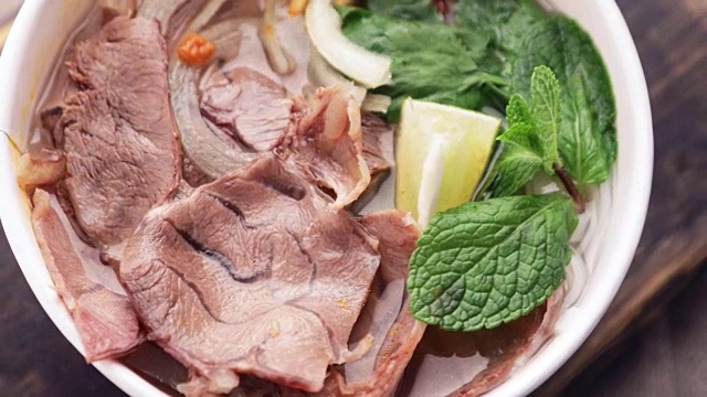 詳情圖-裝亞洲食品和肉類的盒子