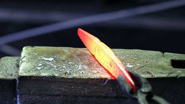 锻工车间金属零件的成形