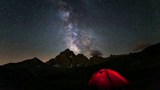 詳情圖-銀河時光流逝與露營帳篷在阿爾卑斯山