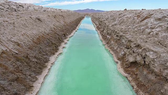 用于提取和生产盐的绿松石水的潘矩形池