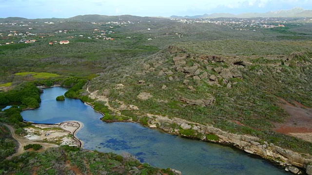 鸟瞰博卡阿森松岛- Curaçao北部海岸