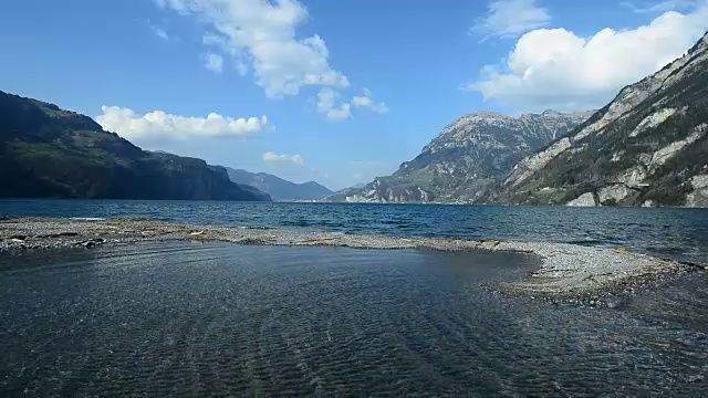 阿尔卑斯山上的一个湖。广州的Uri。瑞士。
