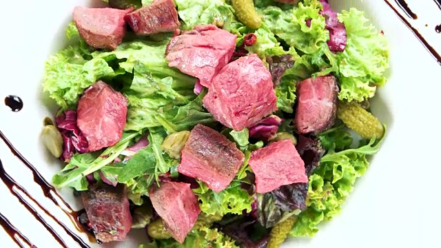 牛肉沙拉结束了。