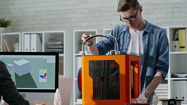 设计和制作3D打印模型的工程师