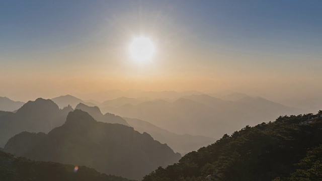 詳情圖-在明亮的山頂日落-黃山-縮小-時間流逝