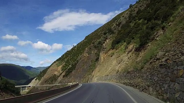 实时山里的空路