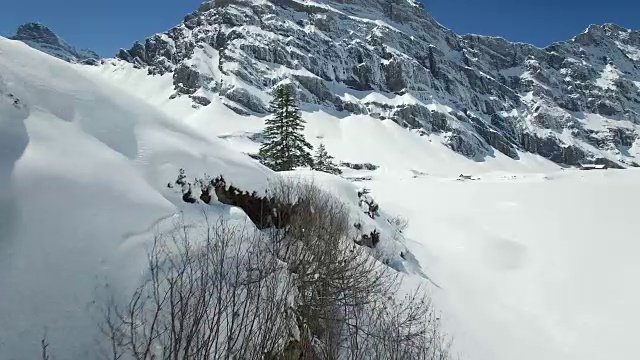 建立冬季雪山山顶景观的拍摄