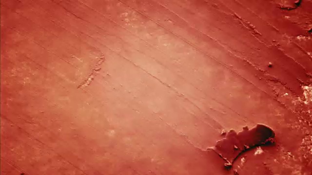 红色蜡笔画。空白的表面。