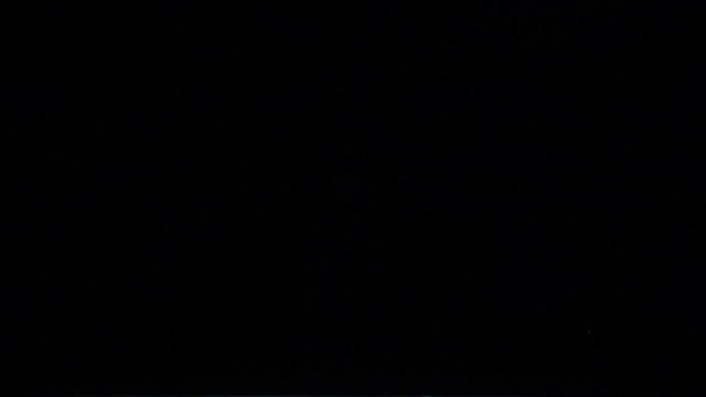 详情图-新鲜的覆盆子溅入奶油中