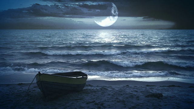梦幻般的风景视频背景。月光在海上或海洋