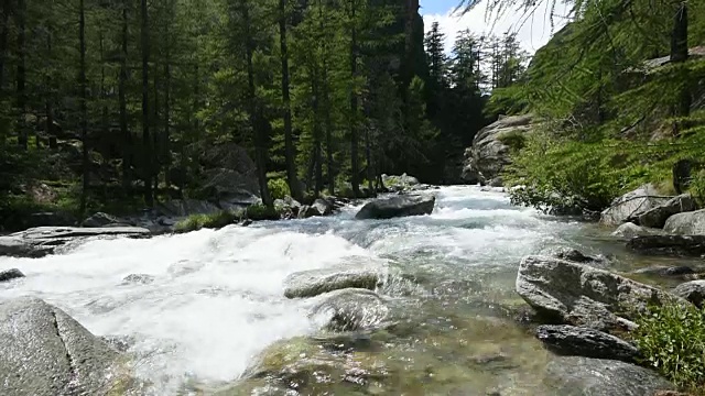 河