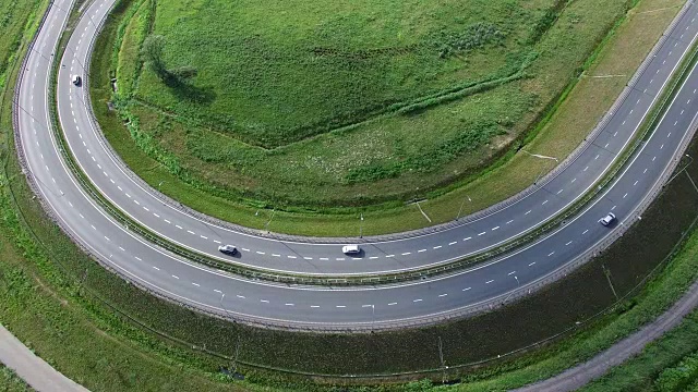 波兰夏季公路枢纽的架空