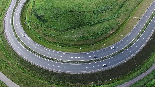 詳情圖-波蘭夏季公路樞紐的架空