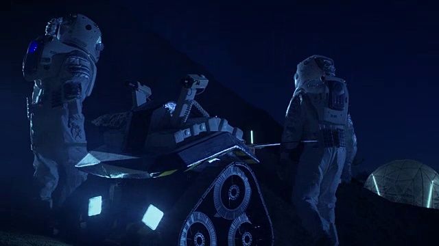 詳情圖-兩名宇航員穿著太空服在外星球上向火星車和測地線圓頂走去。高科技空間探索概念。探索和發(fā)現(xiàn)新的宜居行星的載人任務(wù)。