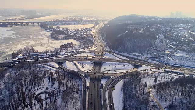 基辅涡轮公路交汇处鸟瞰图。