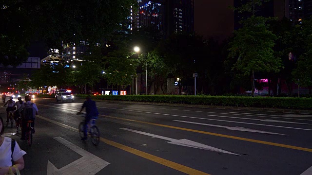 夜景时间照亮深圳城市交通街道边全景4k中国
