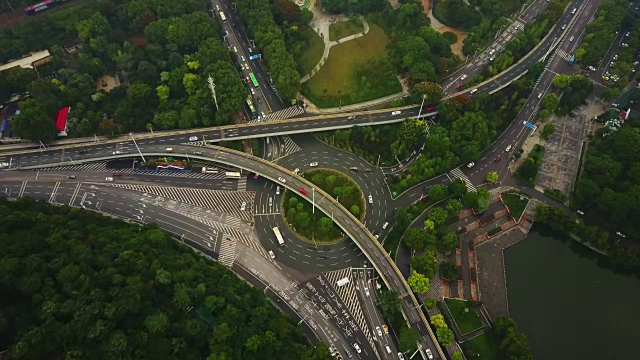 白天武汉城市景观交通路口航拍全景4k中国