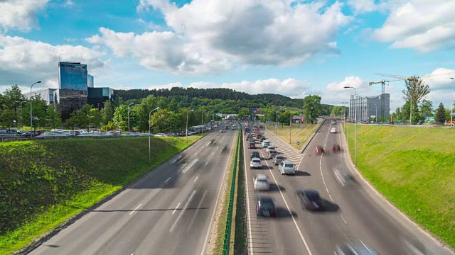 詳情圖-晚上城市高速公路上的交通堵塞，延時(shí)播放