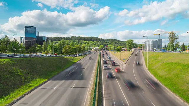 詳情圖-晚上城市高速公路上的交通堵塞，延時(shí)播放
