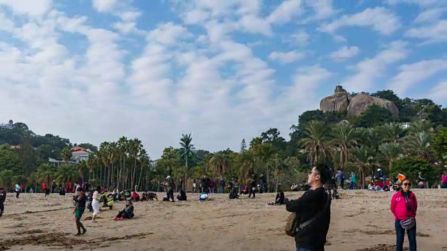 詳情圖-時(shí)光流逝——以日光巖為背景的海灘，鼓浪嶼，中國(guó)廈門(mén)
