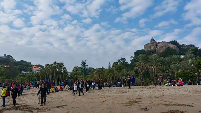 詳情圖-時(shí)光流逝——以日光巖為背景的海灘，鼓浪嶼，中國(guó)廈門(mén)