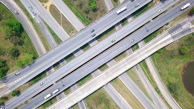 鸟瞰图高速公路的时间流逝，高速公路和高速公路在马戏团十字路口泰国的细节