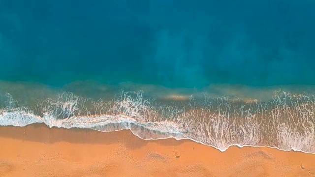 詳情圖-俯視著海灘上的海浪