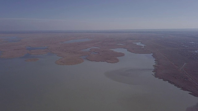 鸟瞰图Ferto- hansag国家公园和Ferto (Neusiedl, Neusiedler See)湖。奥地利和匈牙利边境。原始的原始日志格式。