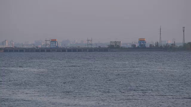 基辅水电站的背景基辅市