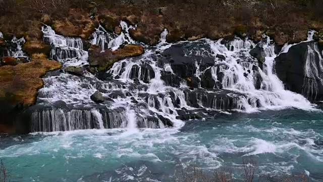 Hraunfossar瀑布