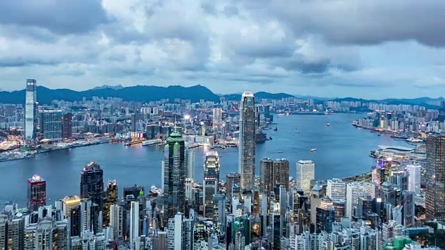 詳情圖-香港天際線和維多利亞灣的日積月累