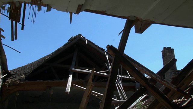拆除建筑的屋顶