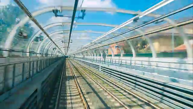 罗马的地铁列车超延时