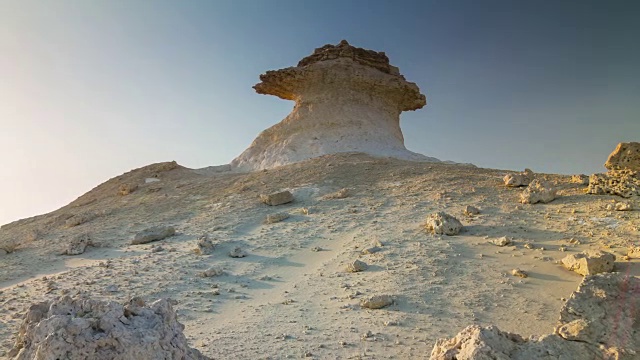 晴朗的一天多哈野生自然岩石全景4k时间流逝卡塔尔