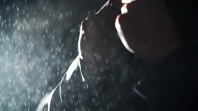 在雨衣