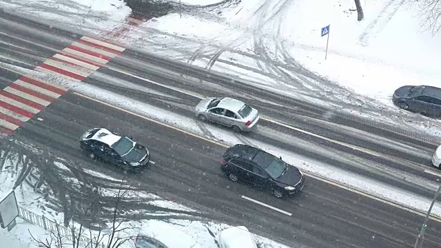 雪路冬季车