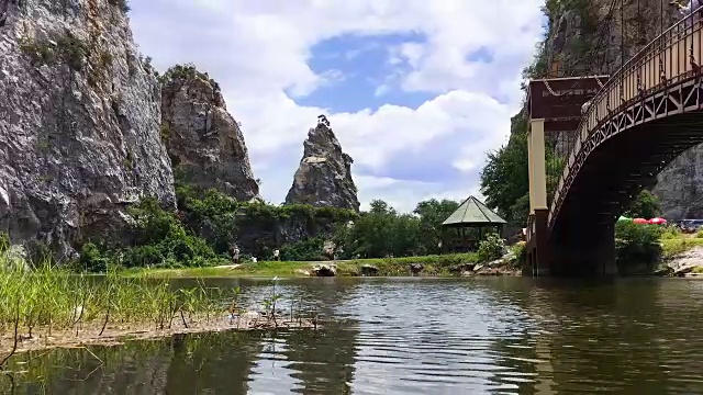 天空和山脉时光流逝