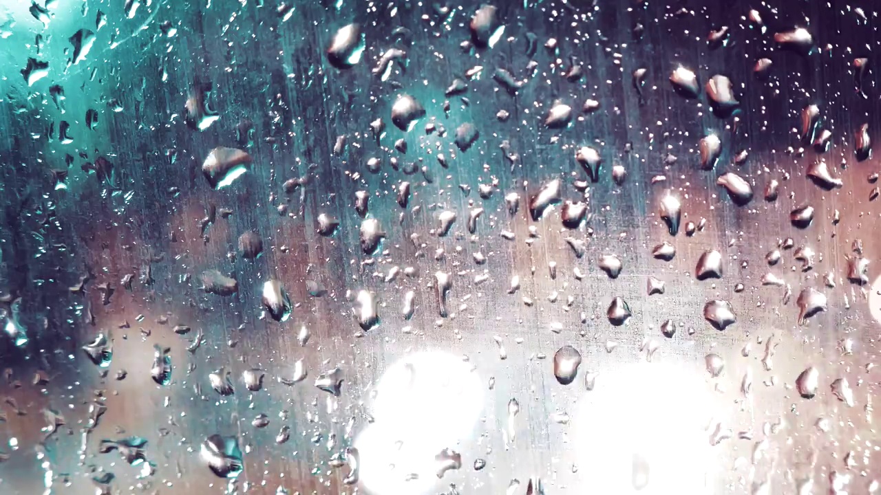 雨夜车辆经过