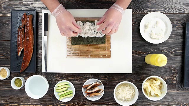 詳情圖-準備壽司，米飯和海苔。