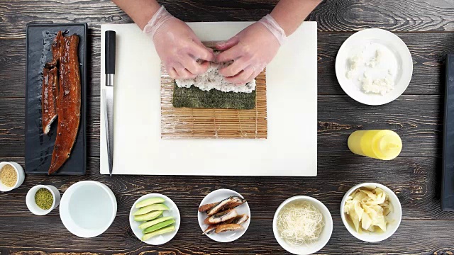 詳情圖-準備壽司，米飯和海苔。
