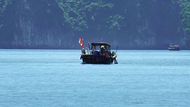 海上船上的人