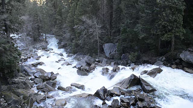 加州约塞米蒂国家公园的山地景观，高清视频