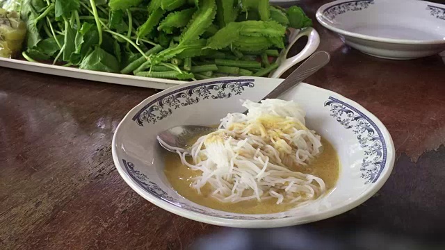 咖喱鱼汤面